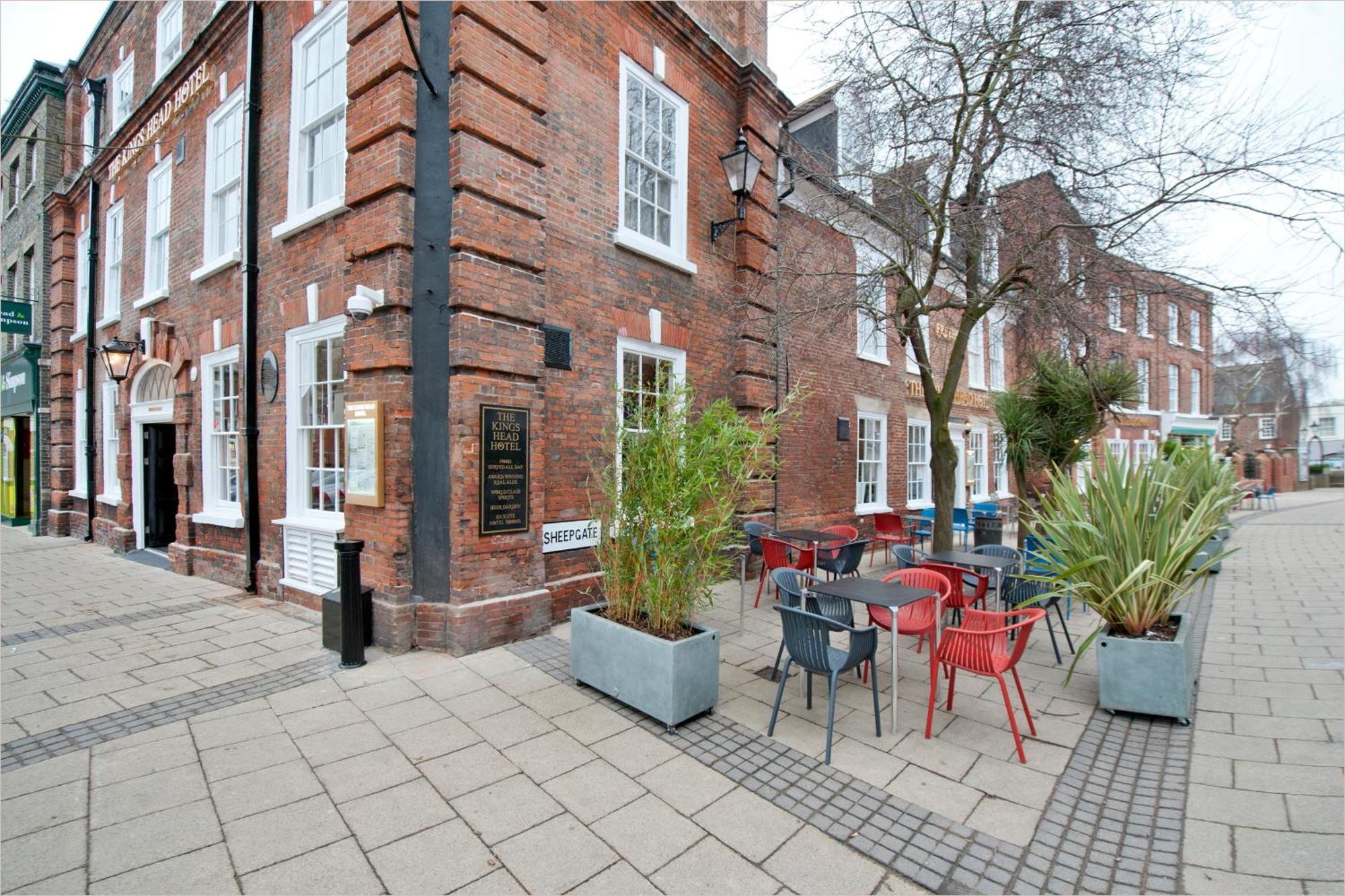 The King'S Head Hotel Wetherspoon Бекклс Экстерьер фото