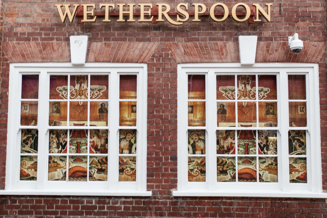 The King'S Head Hotel Wetherspoon Бекклс Экстерьер фото